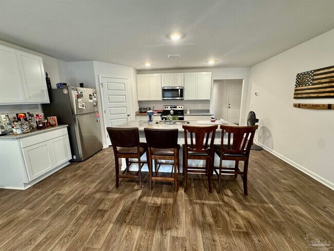 Building Photo - 5468 Merlin