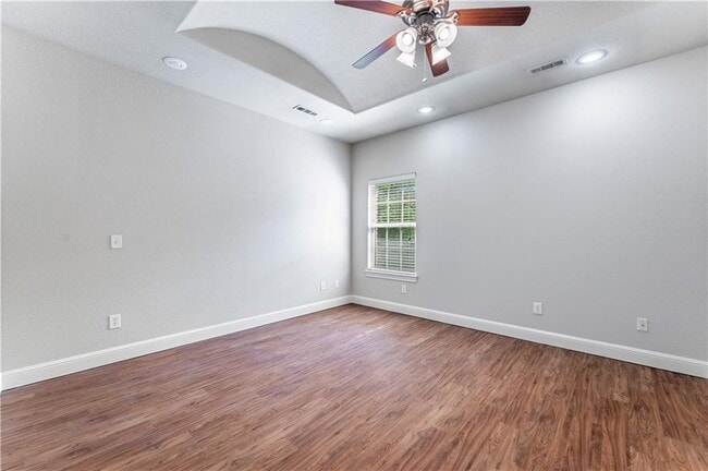 Building Photo - 604 NW 17th Ct