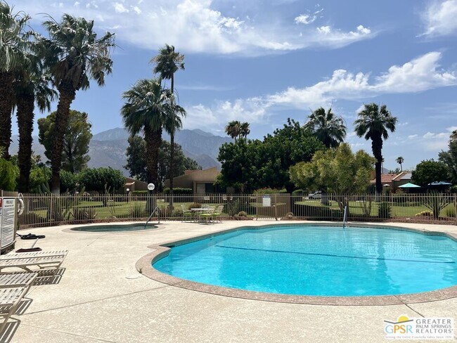 Building Photo - 2559 Whitewater Club Dr
