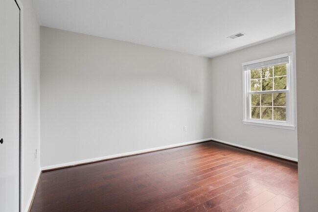 Building Photo - 9913 Longford Ct