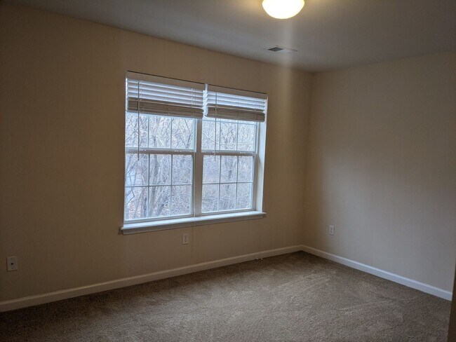 Building Photo - 3 Bedroom Townhouse for Rent in Waynesboro!