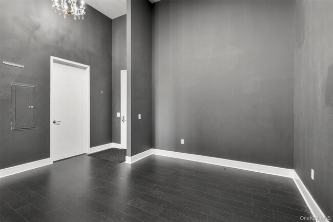 Building Photo - 25 Leroy Pl