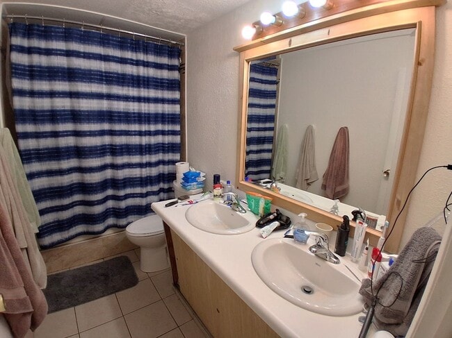 Building Photo - 778 N 600 E