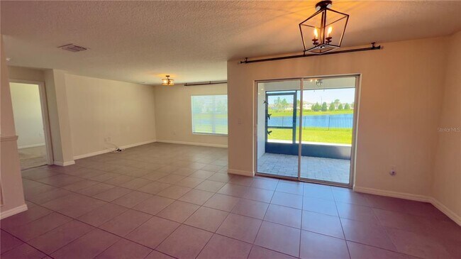 Building Photo - 12122 Sirena Cv