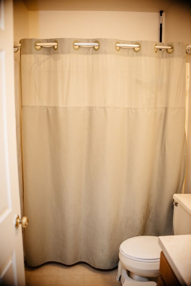 Building Photo - 16 Cranfield Ct