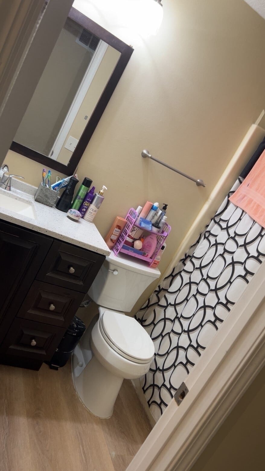 2nd bathroom - full - services other 2 bedrooms - 6436 Long Timber Dr