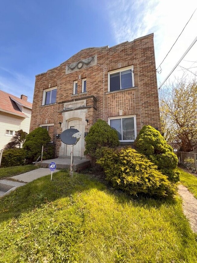 Building Photo - Cozy 1-Bedroom Apartment - Prime Location ...