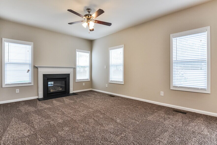 Building Photo - 16 Hollyridge Ct