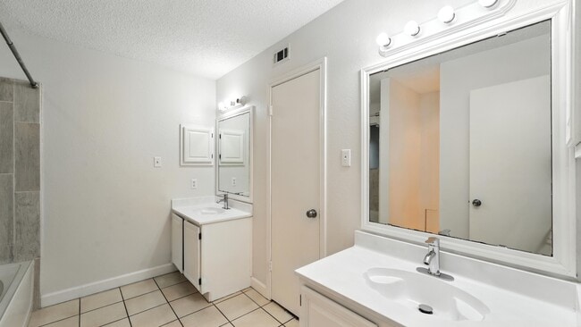 Building Photo - 21210 Malibu Colony