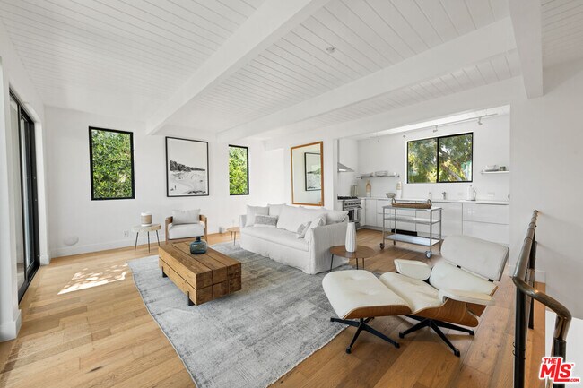 Building Photo - 28926 Cliffside Dr
