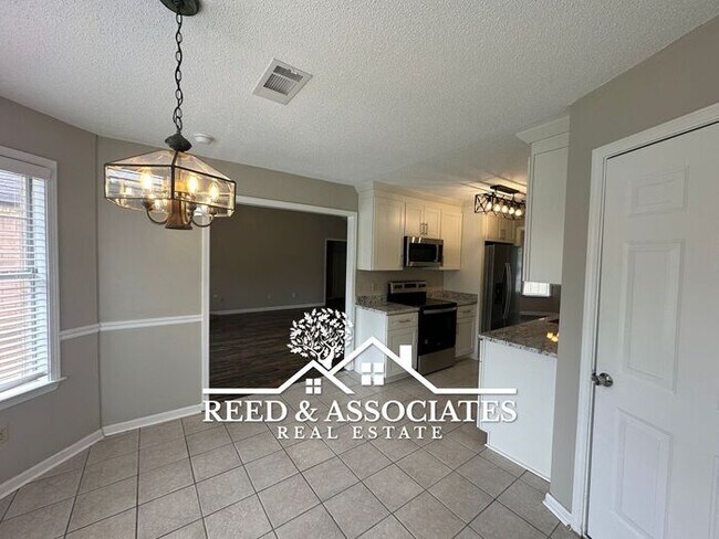 Building Photo - 3 Bedroom in Lakeland