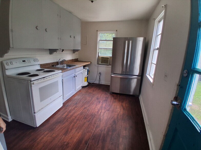 Building Photo - 7369 Shindler Dr