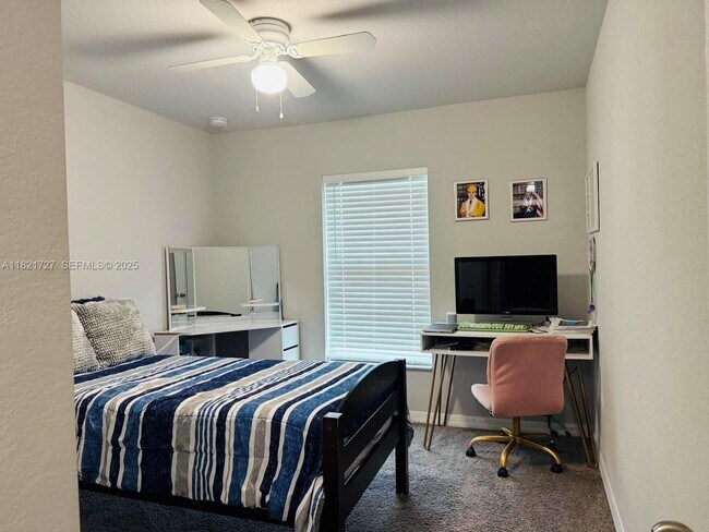 Building Photo - 500 NW 5th St