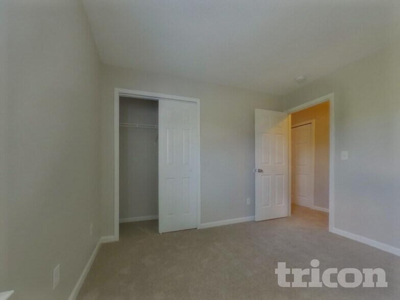 Building Photo - 119 W Waverly Pl Ct