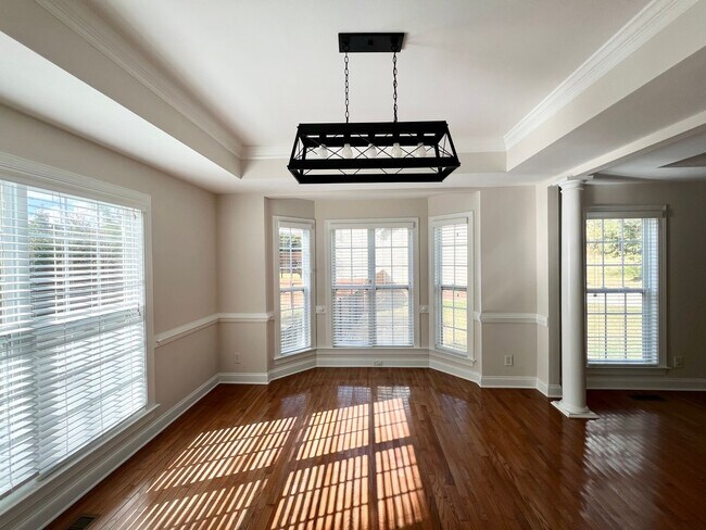Building Photo - Four bedroom, 3.5 bath house in Elon!  Mus...