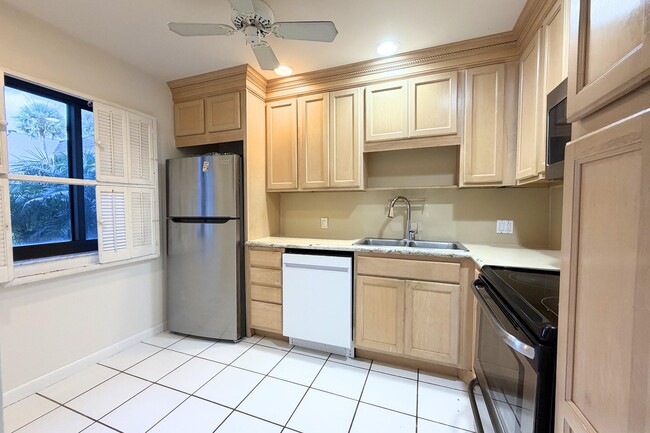 Building Photo - 4266 Deste Ct