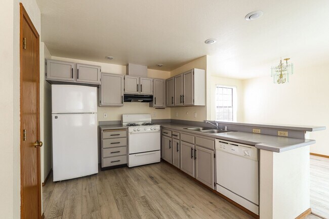 Building Photo - 7813 Box Elder Drive SW