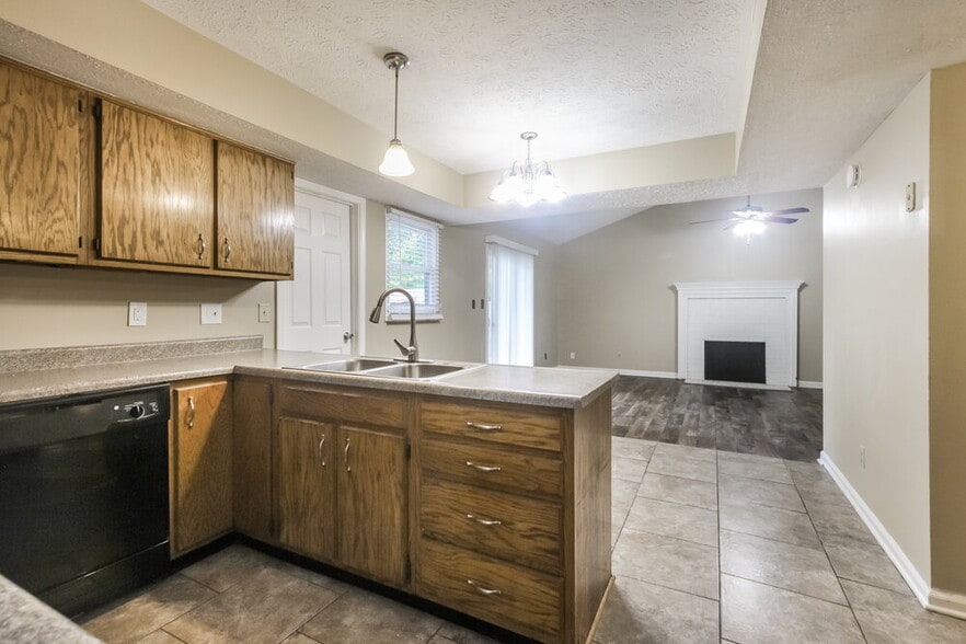 Building Photo - 1112 Delray Dr