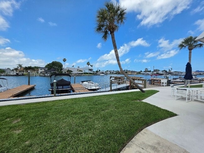 Building Photo - Fully Furnished Waterway East 2 Bedroom 2 Bath Condo
