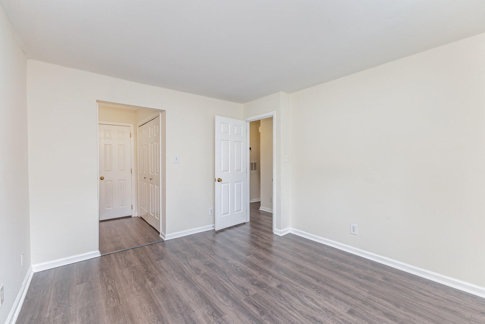 Building Photo - 1101 E Morehead St