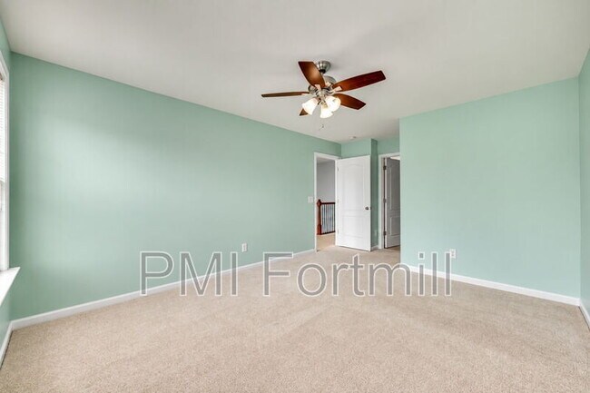 Building Photo - 1080 Crescent Moon Dr