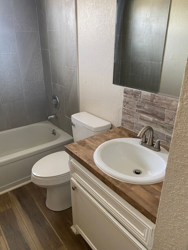 Building Photo - Locke Street Triplex Units