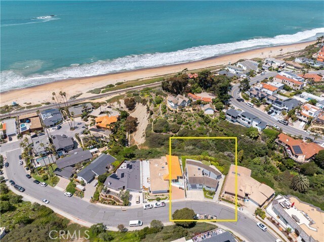 Building Photo - 504 Avenida La Costa