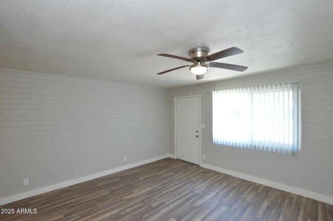 Building Photo - 6044 N 21st Ave