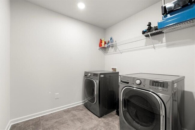 Building Photo - 29 Dew Drop Pointe