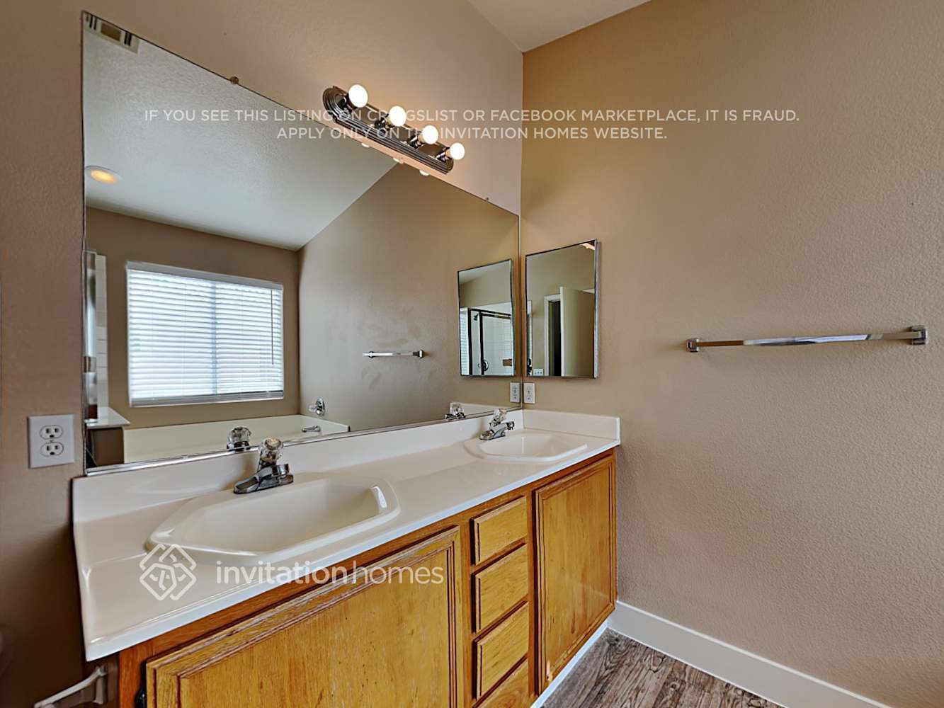 Building Photo - 6653 Maple Mesa St
