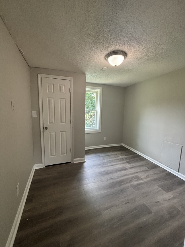 Building Photo - 4009 Grasselli Ave SW