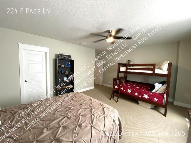 Building Photo - 224 E Pace Ln