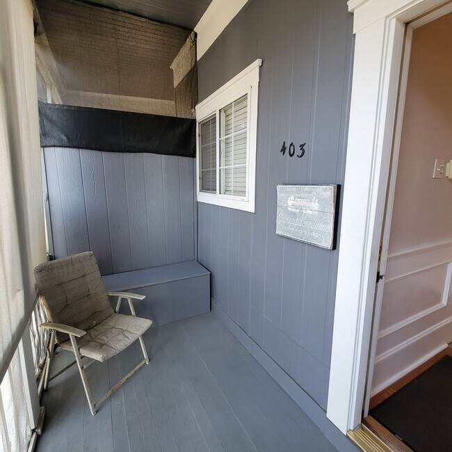 Building Photo - 403 Talbert St