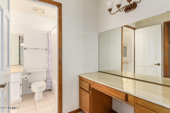 Building Photo - 2174 E Aspen Dr