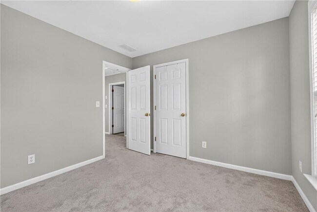 Building Photo - 225 Thamesmar Ln