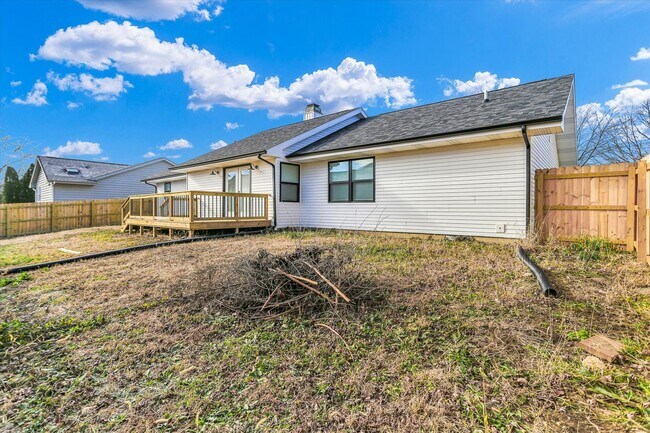 Building Photo - 4011 Danbury Dr