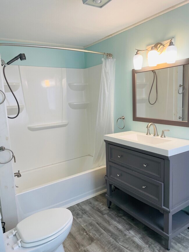 Building Photo - 38 Church St