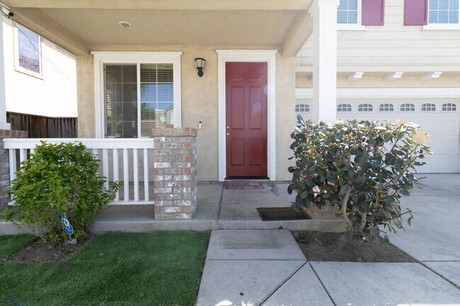 Building Photo - Coming Soon!! Spacious 4-Bedroom Home with Loft