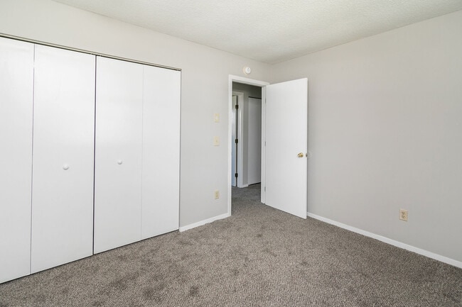 Building Photo - 1207 Middleneck Dr