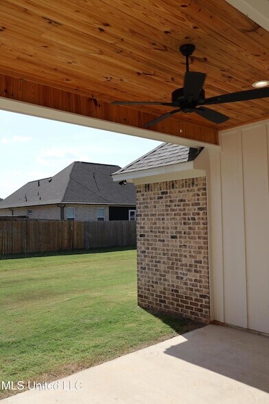 Building Photo - 113 Southern Oak Wy