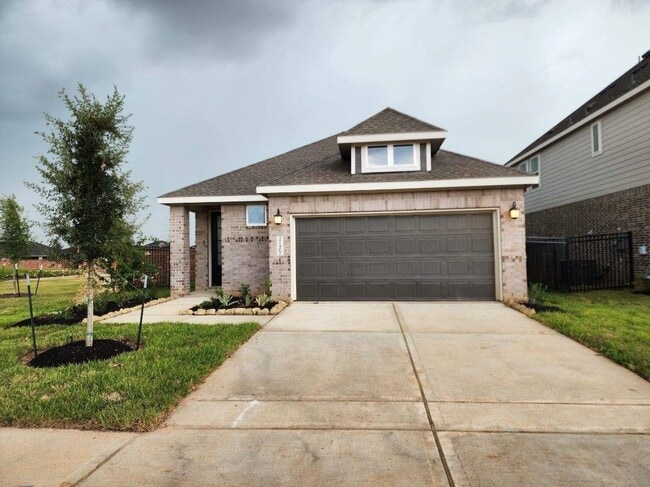 Primary Photo - 27407 Sunterra Village Dr