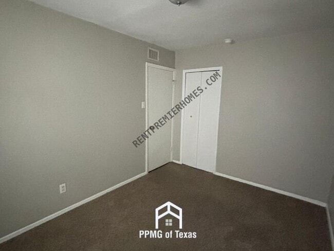 Building Photo - 708 Lehman Dr