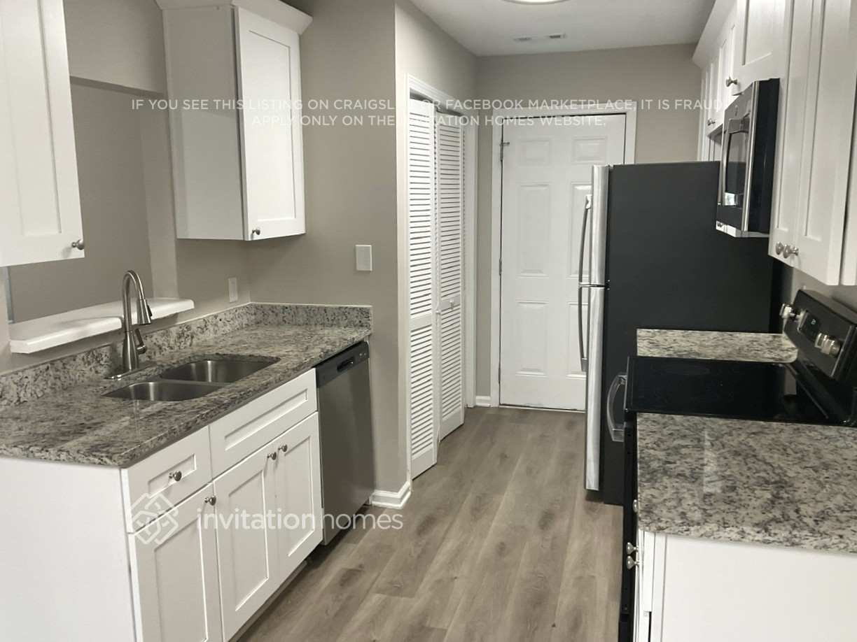 Building Photo - 8605 Garvey Dr
