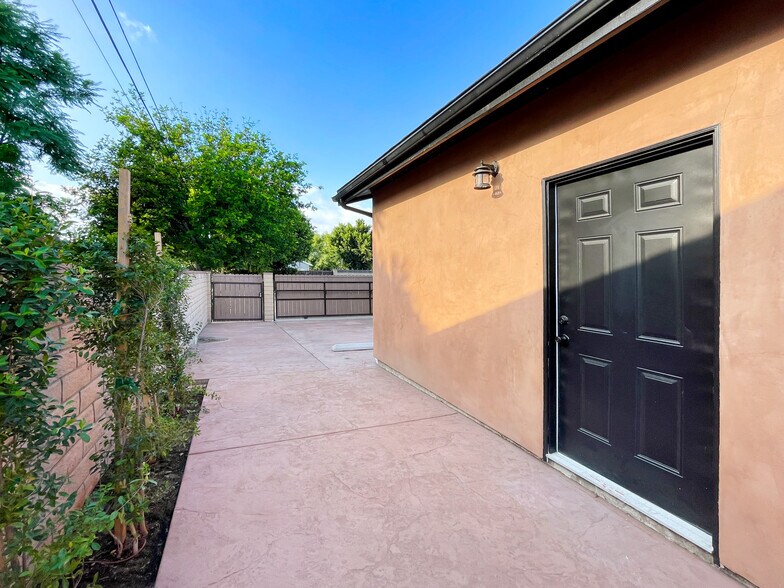 Primary Photo - 13548 Glamis St