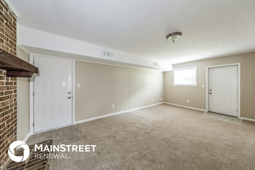 Building Photo - 305 St John Rd NW