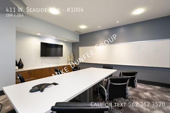 Building Photo - 411 W Seaside Way