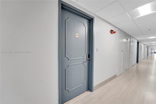 Building Photo - 919 Hillcrest Dr