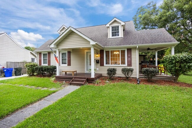Building Photo - Beautifully Updated 4-Bedroom Home in Norf...