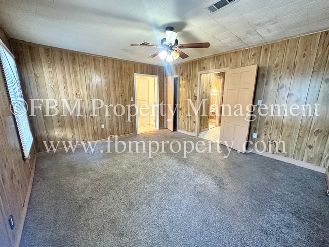 Building Photo - 607 Alexander St