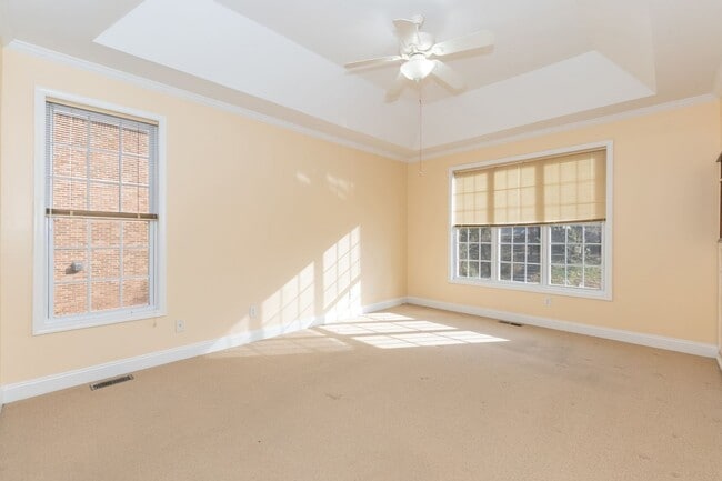 Building Photo - Four Bedroom Home!